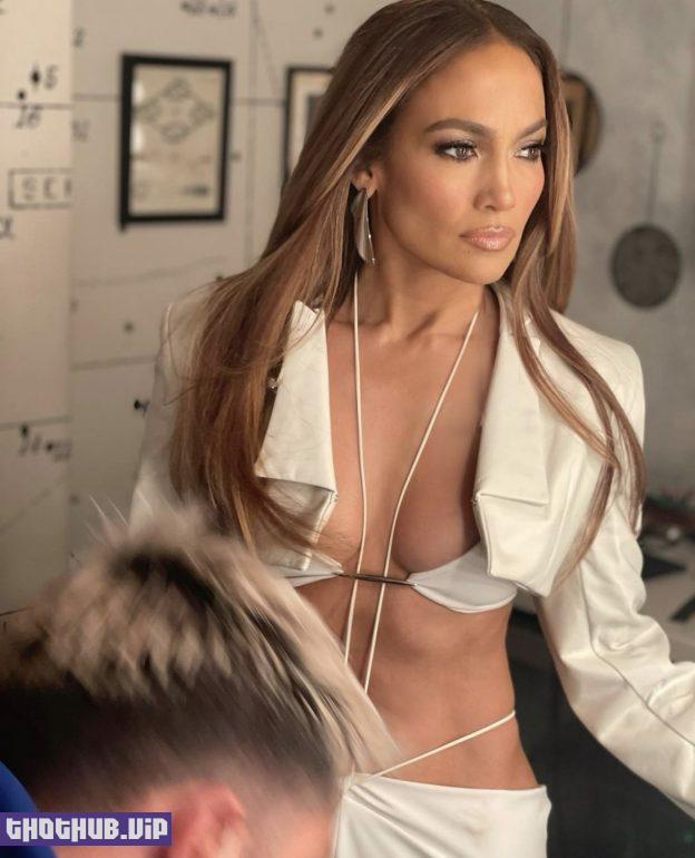 Jennifer Lopez In A Revealing Dress At Jimmy Fallon Show