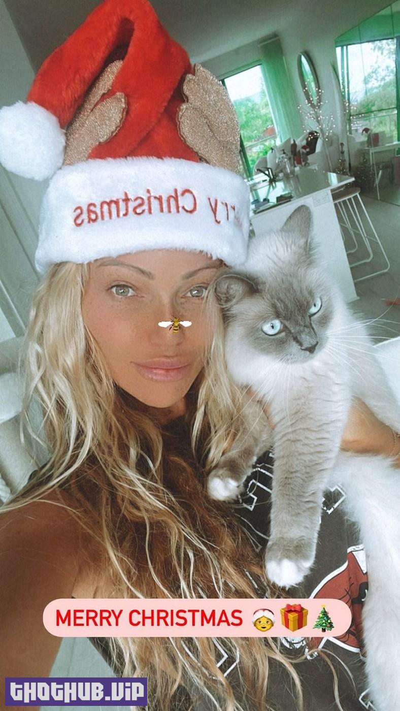 Abby Dowse Hot In Christmas Hat
