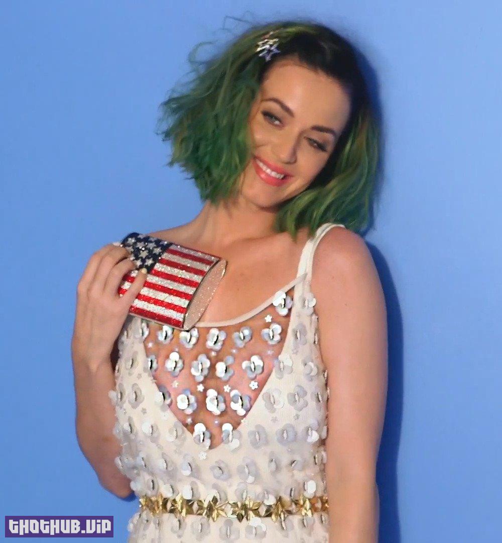 Katy-Perry-Boobs-and-Nipples-005