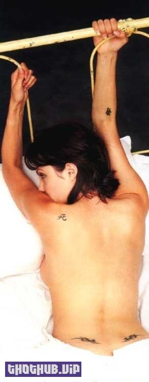 Angelina-Jolie-Naked-09