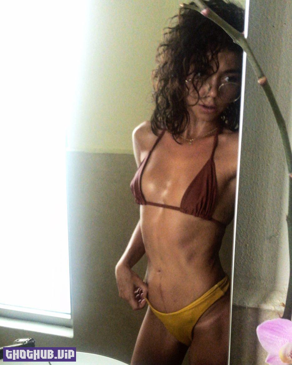 Sarah Hyland Sexy Bikini