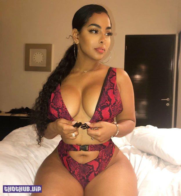 Ayisha Diaz Sexy