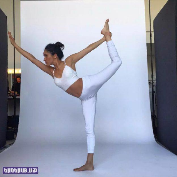 Meghan Markle Sexy Yoga