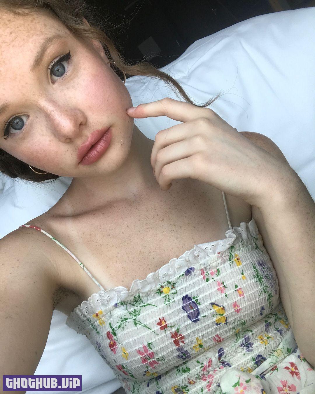 Zoe Colletti Selfie
