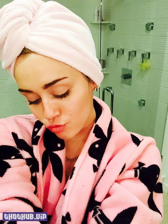 Miley-Cyrus-Nude-Leaked-Fappening-20