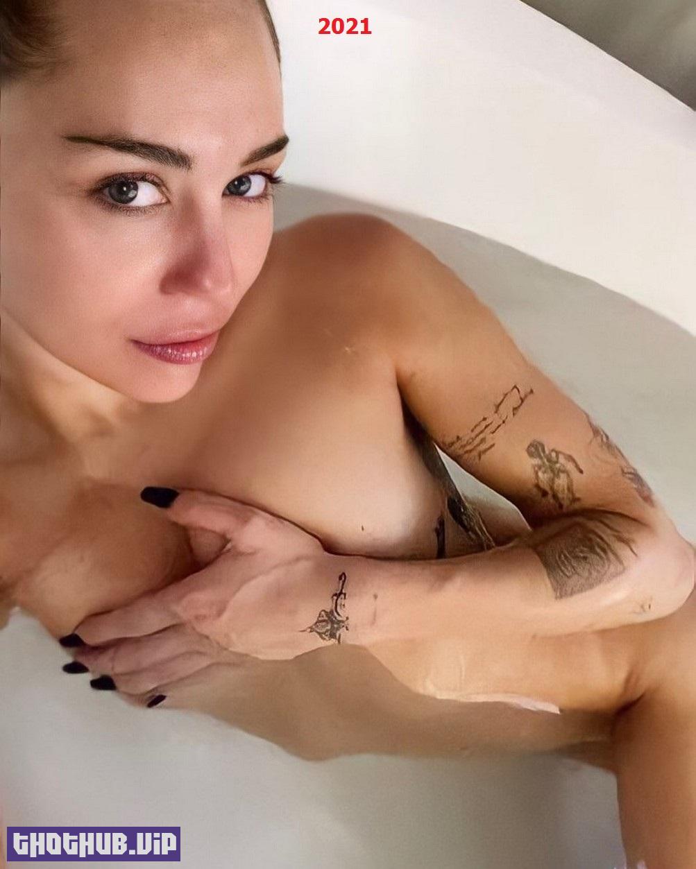 Miley Cyrus Nude In Bathtub 2021