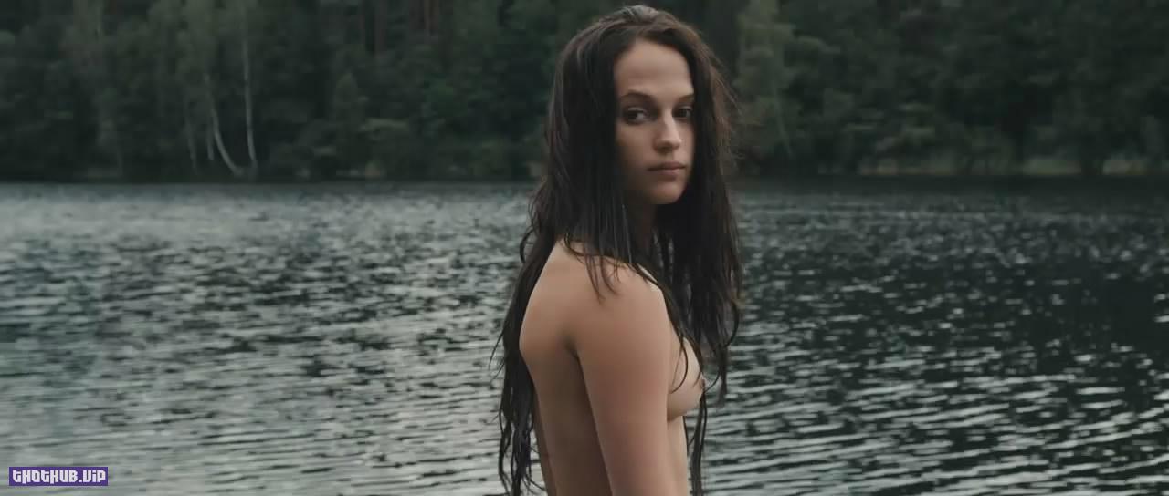 Alicia-Vikander-Nude-4