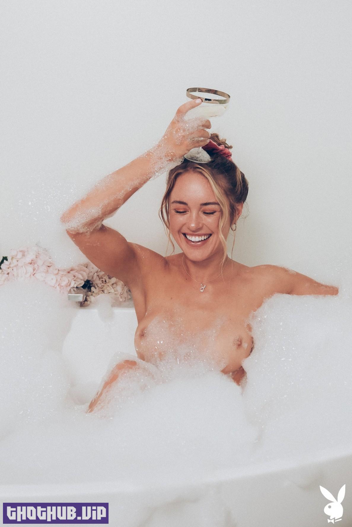 Abigail O'Neill Naked in bath