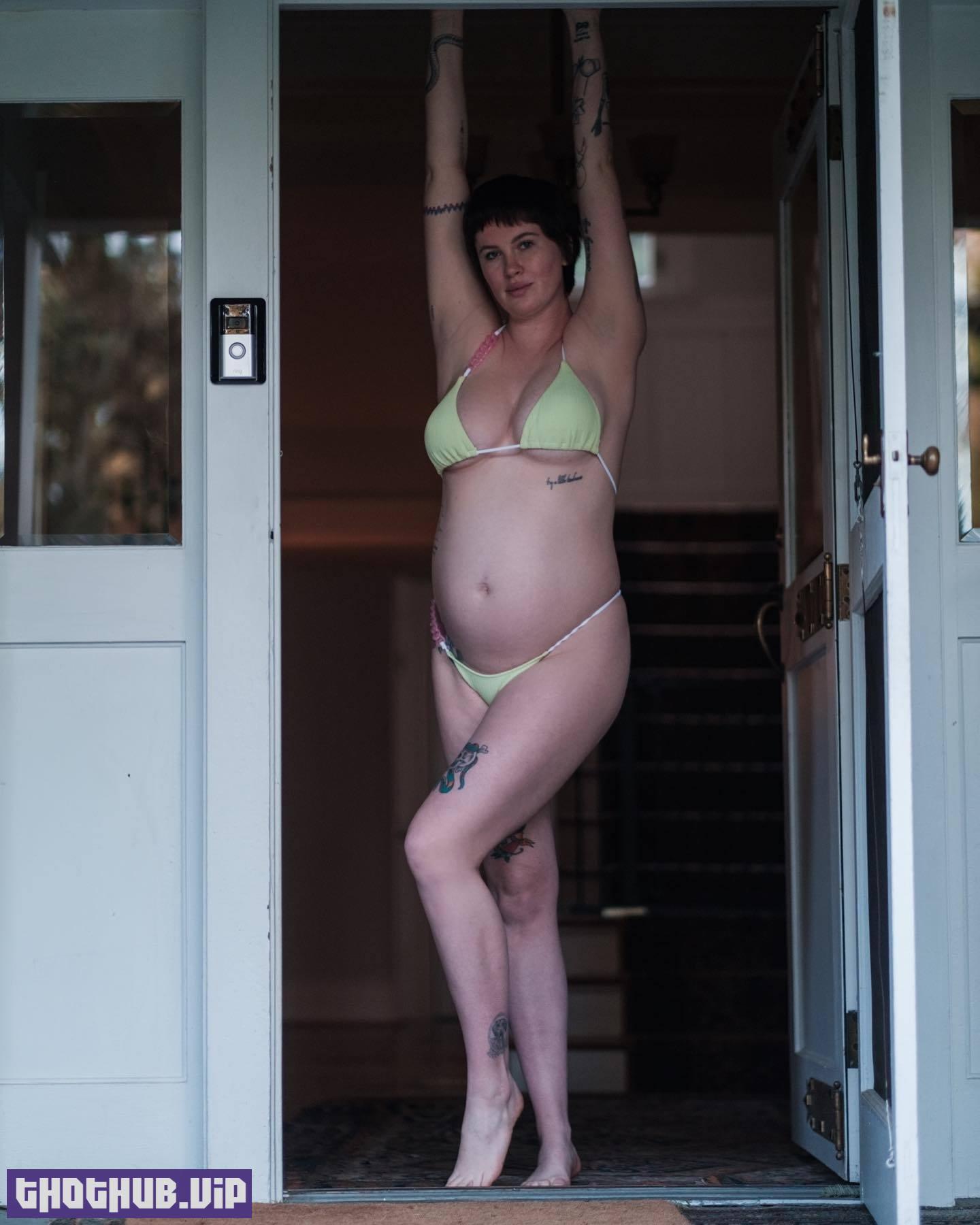 Ireland Baldwin Sexy Pregnant 2023