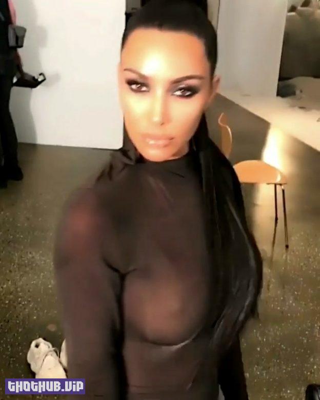 Kim Kardashian TOpless