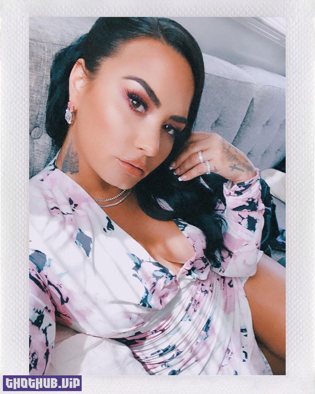 Demi Lovato's Bold Deep Cleavage Outfits 