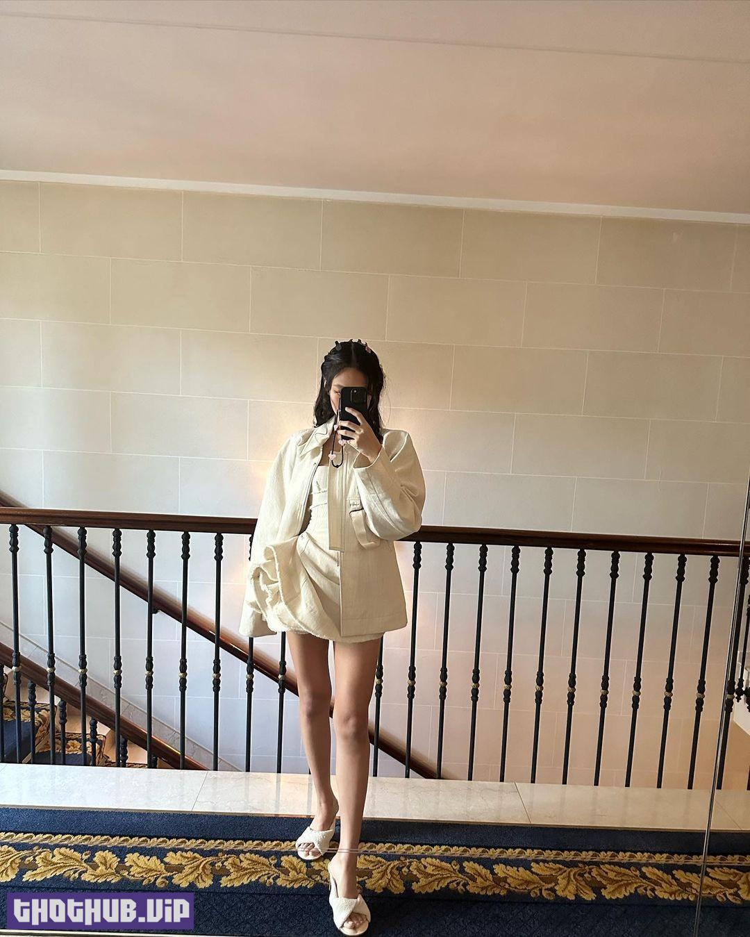Jennie Kim Legs On Selfie