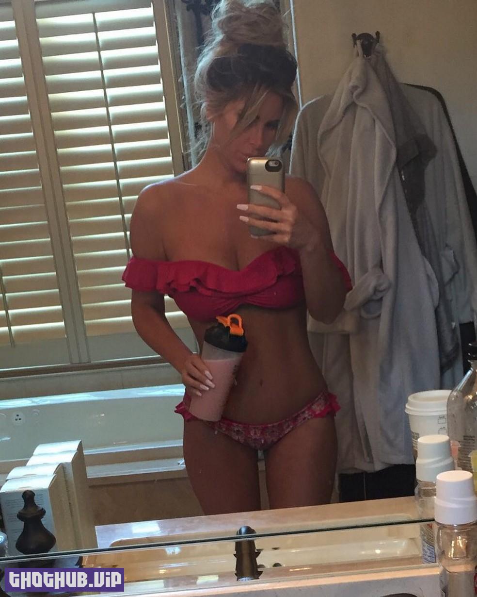 Kim Zolciak-Biermann Selfie In Bikini