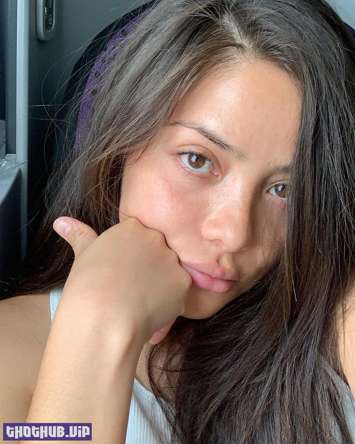 Teresa Ruiz Hot On Selfie